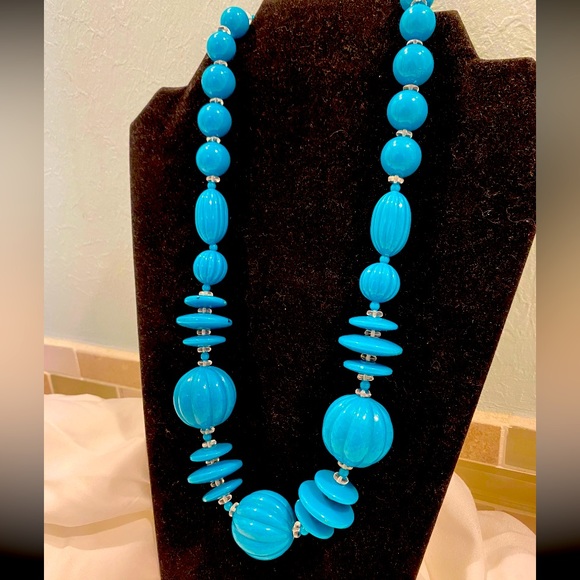 NWT Handmade Vintage Retro Teal Turquoise Blue Lucite Statement Necklace - Picture 1 of 3
